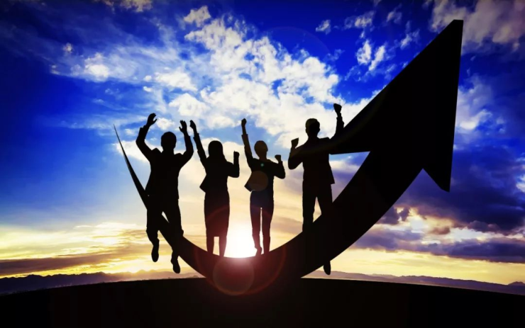 今晨体能课后,拉齐奥再遭质疑备战法联杯,话题不断,团队化学反应显著 今晨体能课后,拉齐奥再遭质疑备战法联杯,话题不断,团队化学反应显著