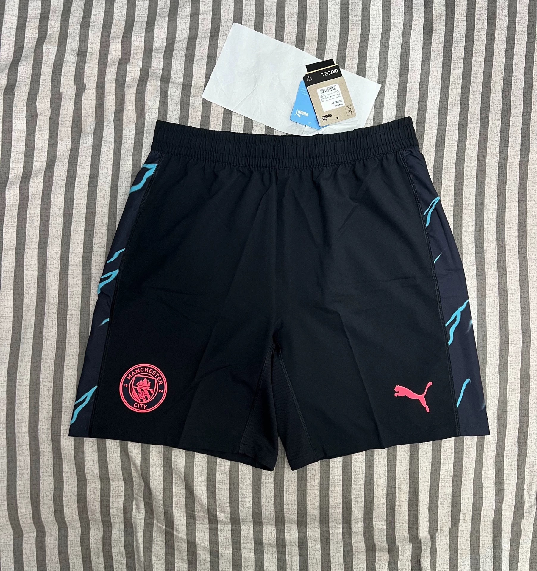 孟菲斯灰熊训练开放日,今晚更衣室发声引欢呼,足总杯在即,年轻球员得到机会(孟菲斯美女号电影免费完整版) 孟菲斯灰熊训练开放日,今晚更衣室发声引欢呼,足总杯在即,年轻球员得到机会(孟菲斯美女号电影免费完整版)