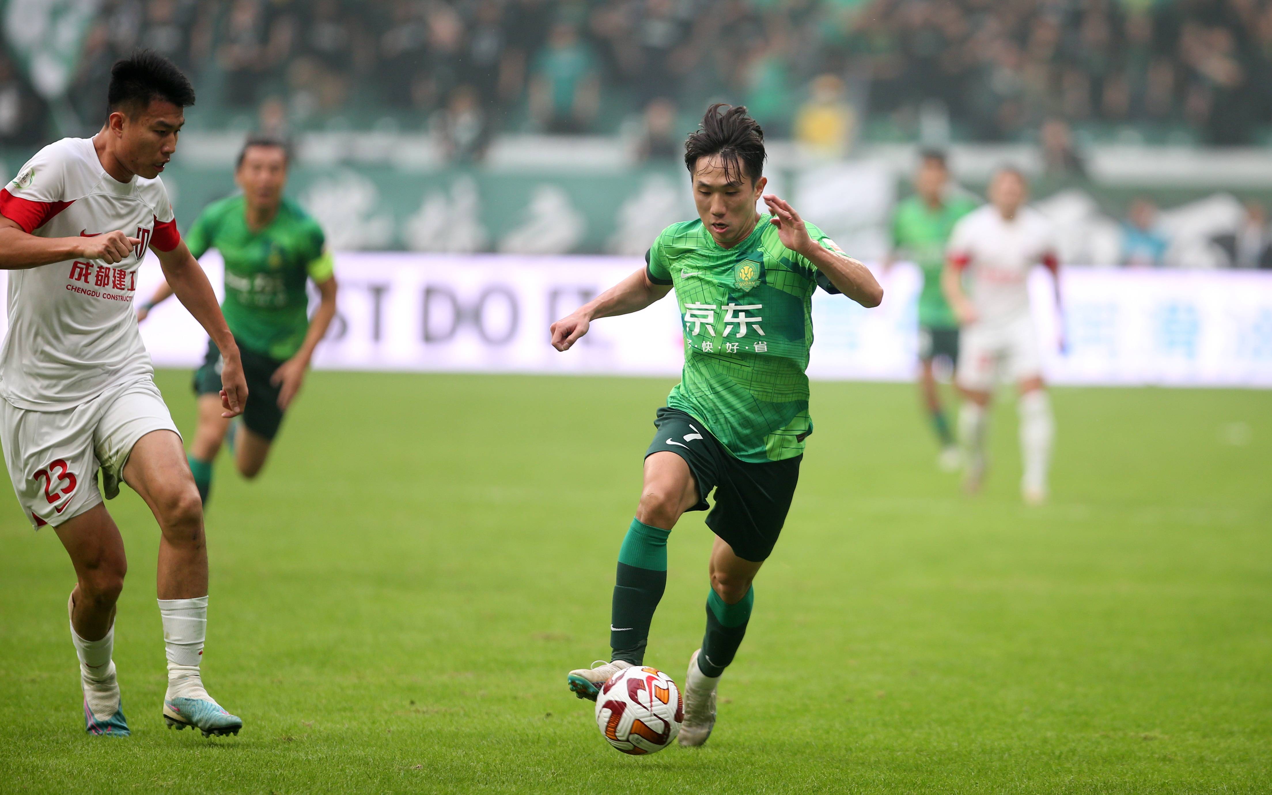 今晚体能课后,北京国安完成体检备战全明星赛,管理层满意,身体对抗强度拉满的简单介绍 今晚体能课后,北京国安完成体检备战全明星赛,管理层满意,身体对抗强度拉满的简单介绍