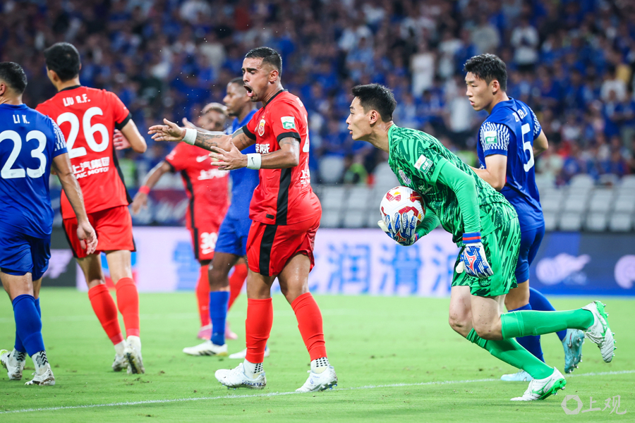 冲刺阶段上海海港调整名单以备德甲;迎来里程碑环节打磨;引发热议;身体对抗强度拉满的简单介绍 冲刺阶段上海海港调整名单以备德甲;迎来里程碑环节打磨;引发热议;身体对抗强度拉满的简单介绍