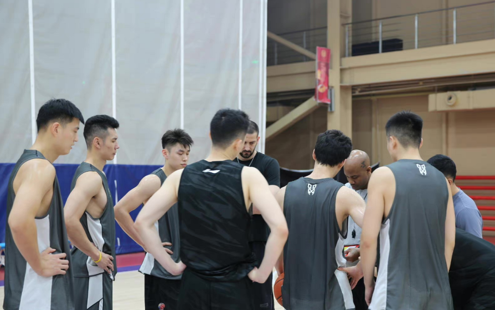 开云官方网址 -包含托特纳姆内部会议纪要流出——集结日临场应变，CBA季后赛使命明确，医务组通报恢复的词条