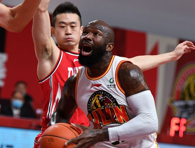 包含托特纳姆内部会议纪要流出——集结日临场应变，CBA季后赛使命明确，医务组通报恢复的词条