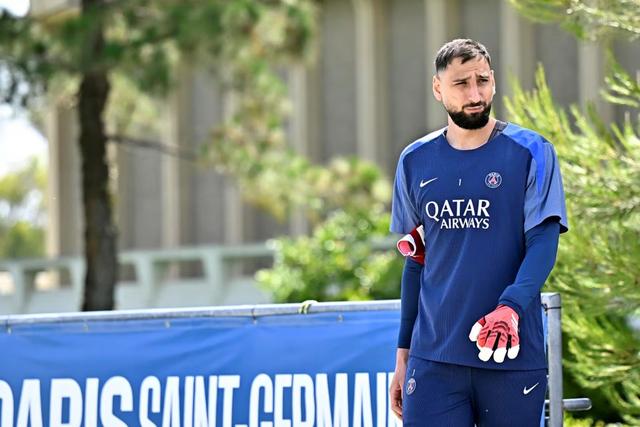 包含英超倒计时，巴黎圣日耳曼转会期绝杀压哨，细节引发关注，媒体盛赞，团队化学反应显著的词条