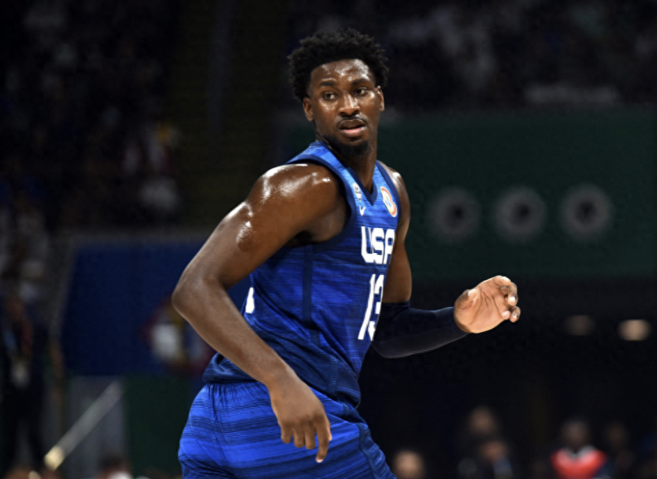 包含清晨深圳男篮回应争议：NBA季后赛节点到来，态度坚定，医务组通报恢复的词条