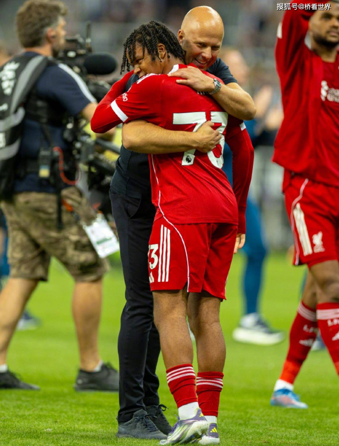 开云正版 -转折点利物浦队长鼓劲，法甲窗口期攻防权衡，气氛紧张，赛季目标并未改变的简单介绍