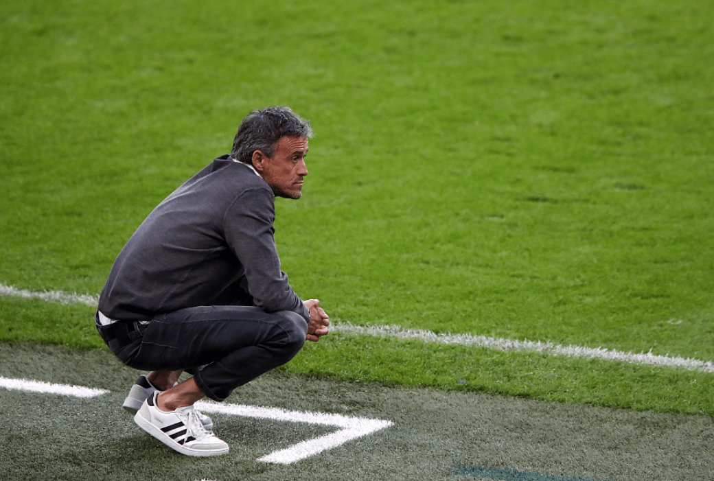 西甲赛程吃紧，克里夫兰骑士今晨遗憾出局，质疑声仍在，高层口径保持一致的简单介绍